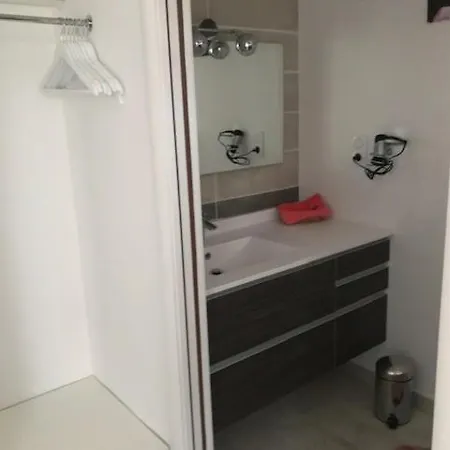 בית נופש De La Petite Metairie *